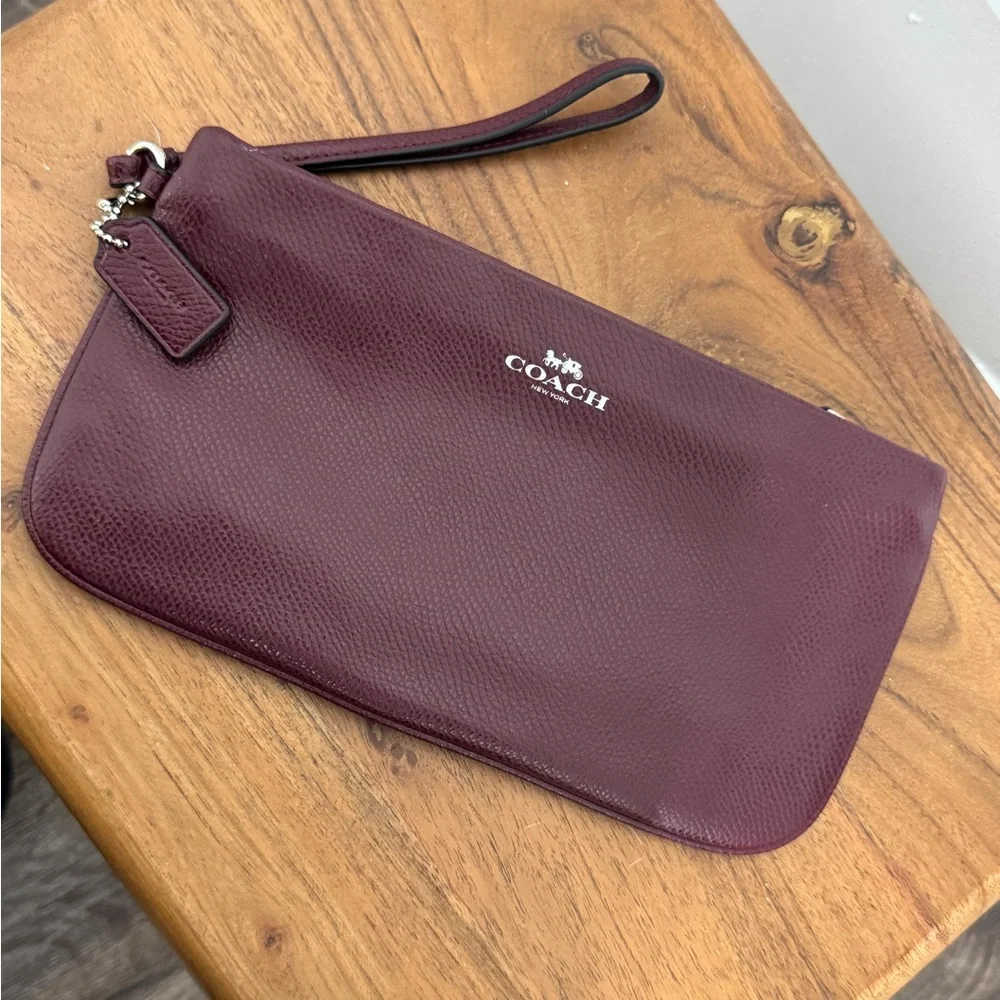 Coach Leather Wristlet- Large - Picture 1 of 5